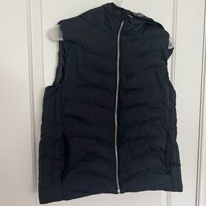 Puffer jacket vest with hood